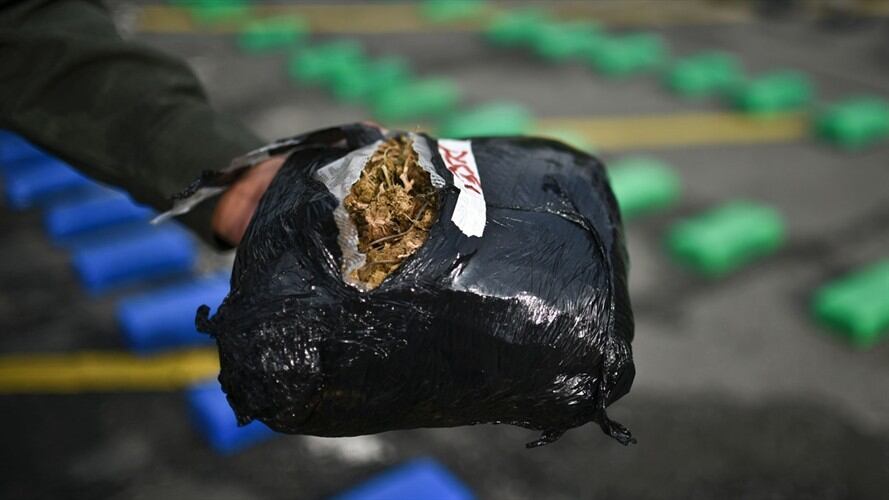 La droga estaba camuflada en paredes falsas del vehículo y en ella había marcas de, al menos, nueve diferentes organizaciones criminales. Foto: Getty Images