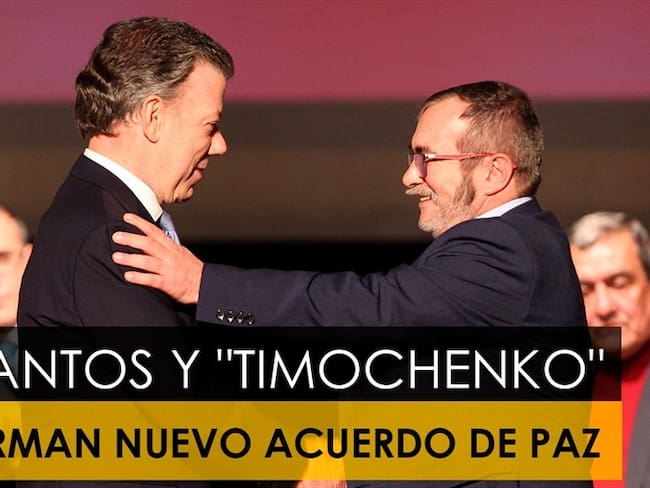 El presidente de Colombia Juan Manuel Santos (i) y el jefe máximo de las Farc Rodrigo Londoño Echeverry. Foto: Agencia EFE