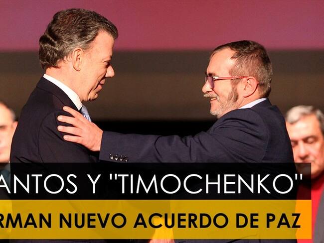 El presidente de Colombia Juan Manuel Santos (i) y el jefe máximo de las Farc Rodrigo Londoño Echeverry. Foto: Agencia EFE