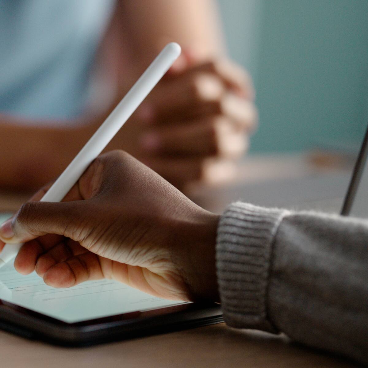 El pulso entre las fintech y los bancos tradicionales por la firma electrónica