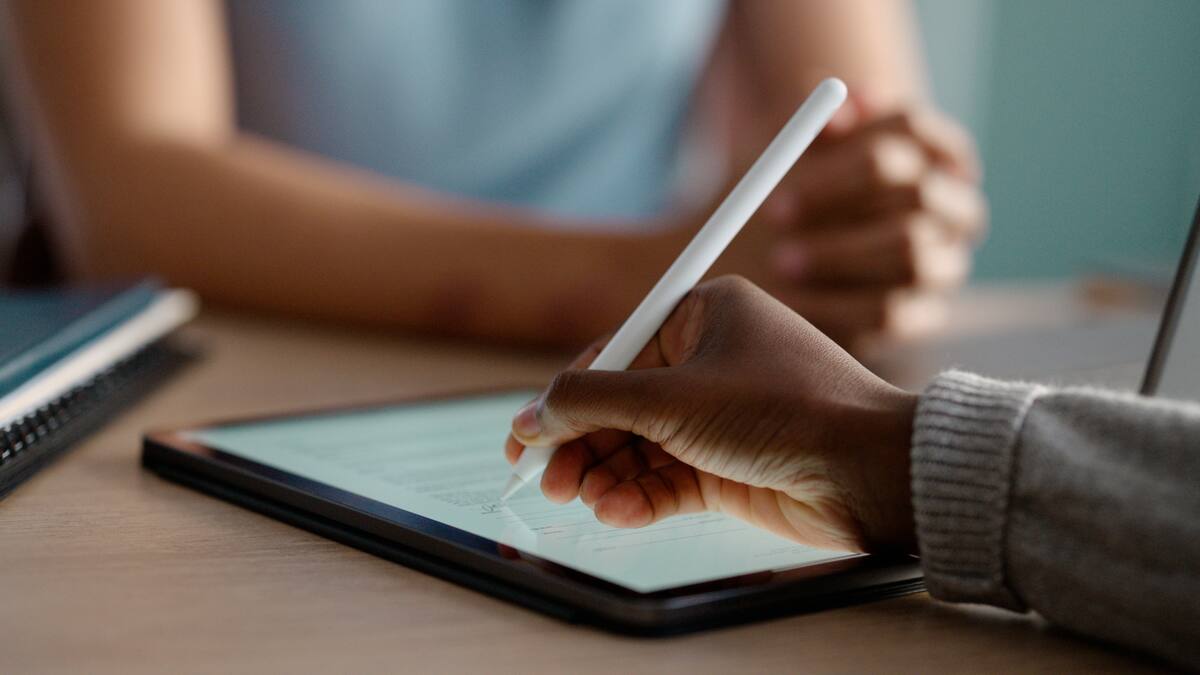 El pulso entre las fintech y los bancos tradicionales por la firma electrónica