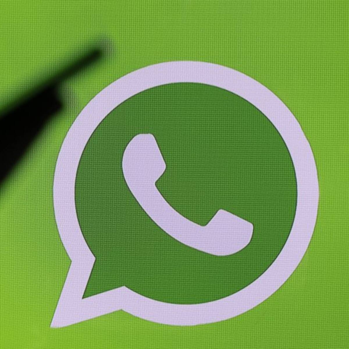 El truco para recibir mensajes en WhatsApp con el celular apagado