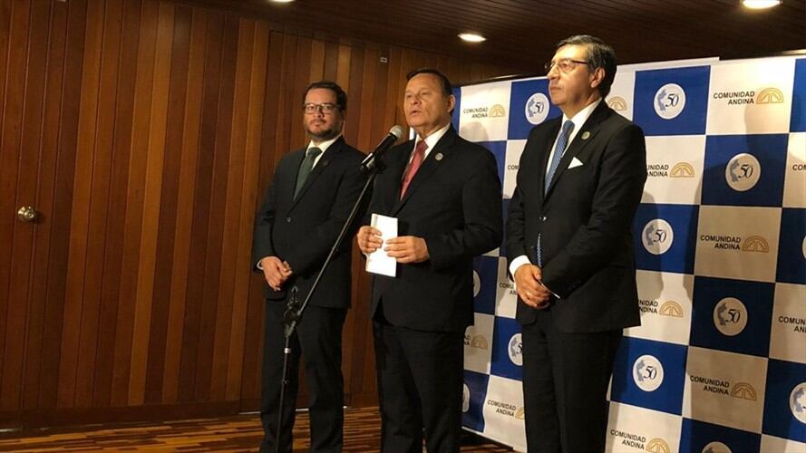 Según el ministro Néstor Popolizio, para alcanzar un acuerdo definitivo se requiere la concertación de cada Gobierno con los operadores móviles. Foto: Redacción W Radio