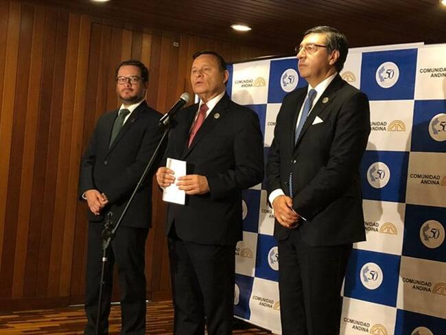 Según el ministro Néstor Popolizio, para alcanzar un acuerdo definitivo se requiere la concertación de cada Gobierno con los operadores móviles. Foto: Redacción W Radio