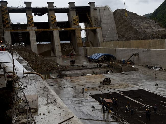 La CREG analizará si hacer efectivas las garantías de construcción y puesta en operación a Hidroituango. Foto: Agencia EFE