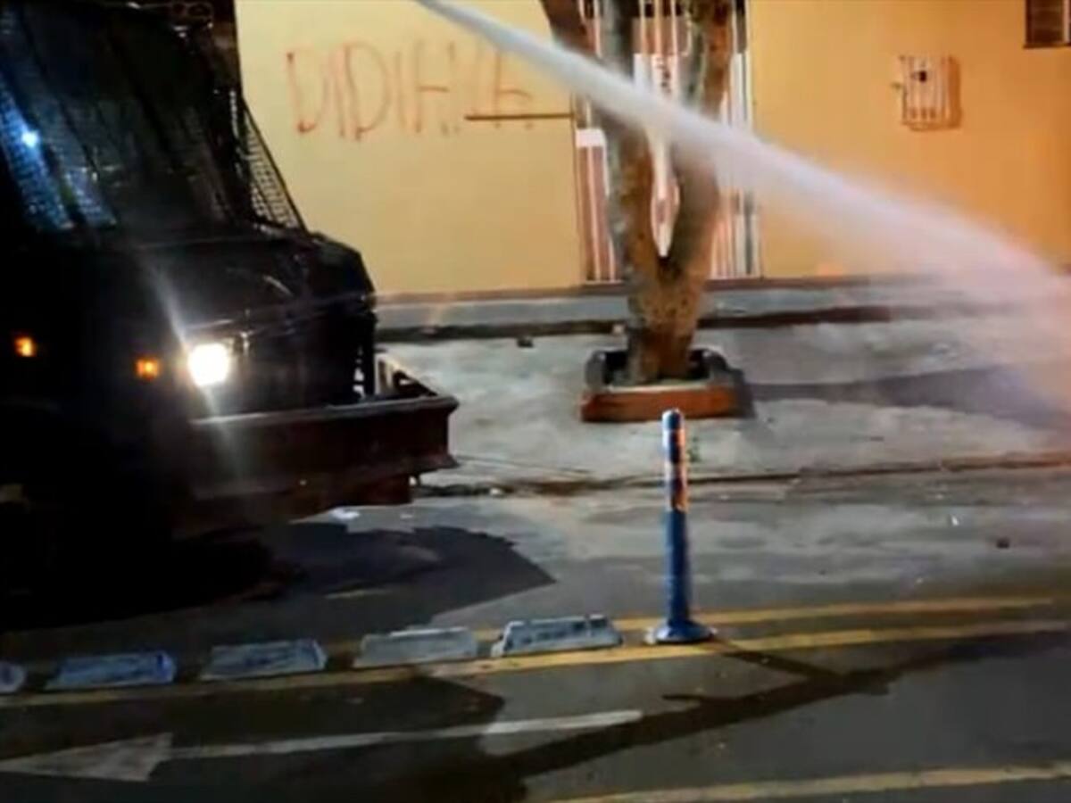 Jornada del 20 de julio terminó en disturbios y enfrentamientos en Bucaramanga