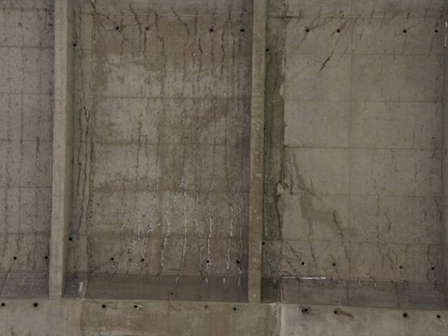 Puente Hisgaura tendría graves grietas que pondría en riesgo su entrega. Foto: Cortesía