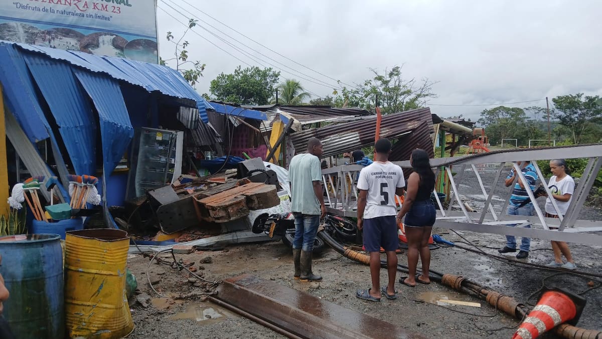 Niño murió tras colapso de grúa durante instalación de puente peatonal en Buenaventura