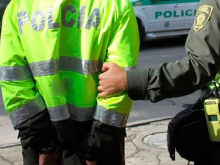 Policía capturado - Referencia