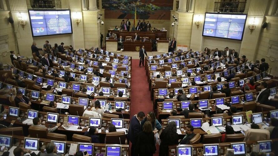 La ministra del Interior, Nancy Patricia Gutiérrez y la ministra de Minas, María Fernanda Suárez presentaron en el Congreso un proyecto de modificación al Sistema General de Regalías. Foto: Colprensa