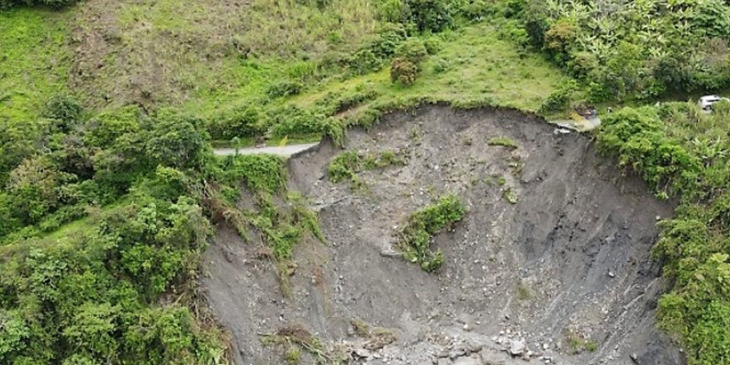 La afectación de encuentra en el kilómetro 103 de la carretera que comunica a las localidades de Almaguer, San Sebastián y Santa Rosa. Crédito: Alcaldía de Almaguer.