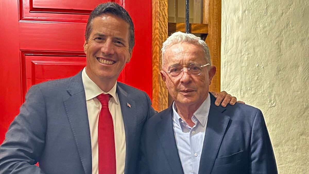 El senador Bernie Moreno confirmó que compartió tiempo con el expresidente Álvaro Uribe Vélez. Foto tomada del perfil de X  @berniemoreno