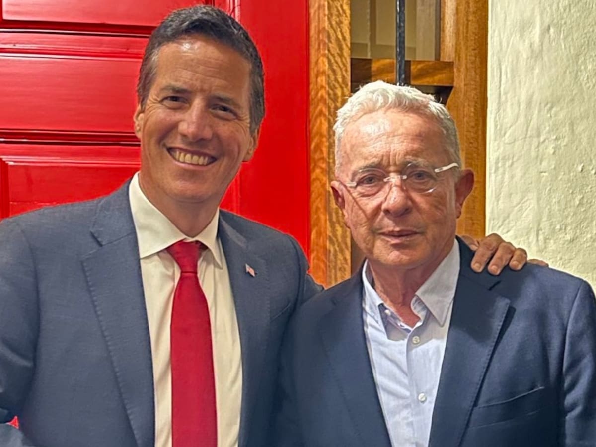 “Ningún presidente en mi vida ha hecho más por Colombia que Álvaro Uribe Vélez”: Bernie Moreno