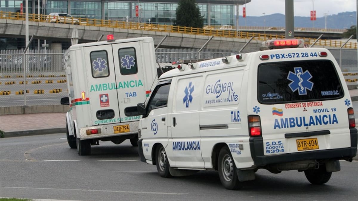 Mujer esperó más de seis horas dentro de una ambulancia en Bogotá tras sufrir accidente en Transmilenio