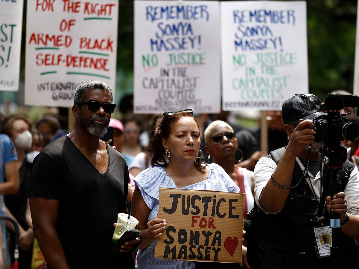 Indemnizaron a familia de mujer afroamericana abatida por la policía en EE.UU.