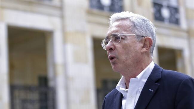 Otra indagación preliminar por un anónimo cobarde: Uribe. Foto: Colprensa