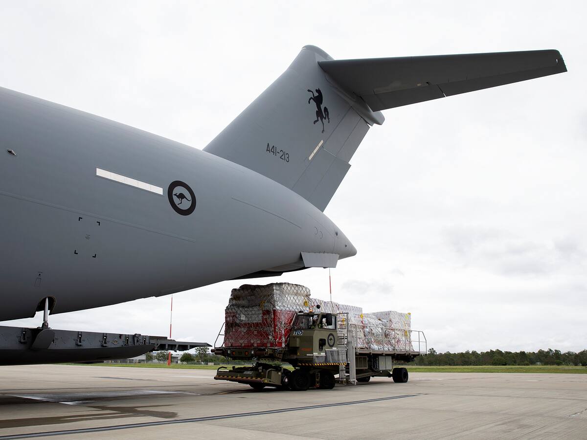 Llegaron los primeros aviones con ayuda humanitaria a Tonga
