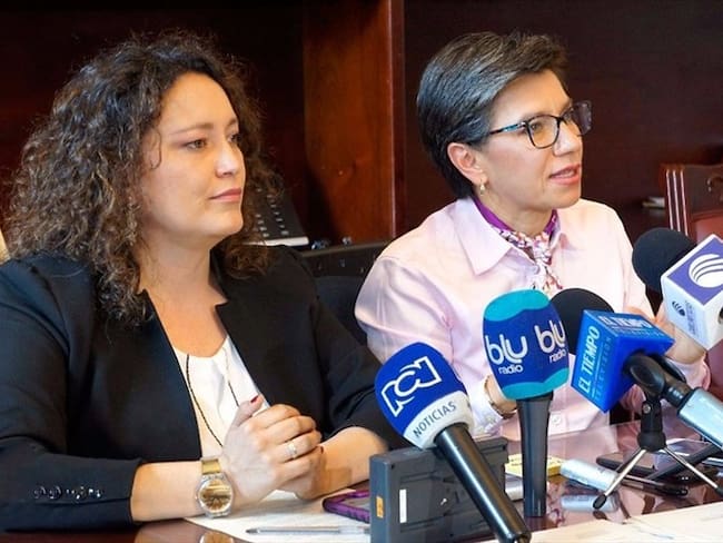 La alcaldesa electa de Bogotá Claudia López y su pareja, la congresista Angélica Lozano, contraerán matrimonio el próximo lunes 16 de diciembre. Foto: Colprensa