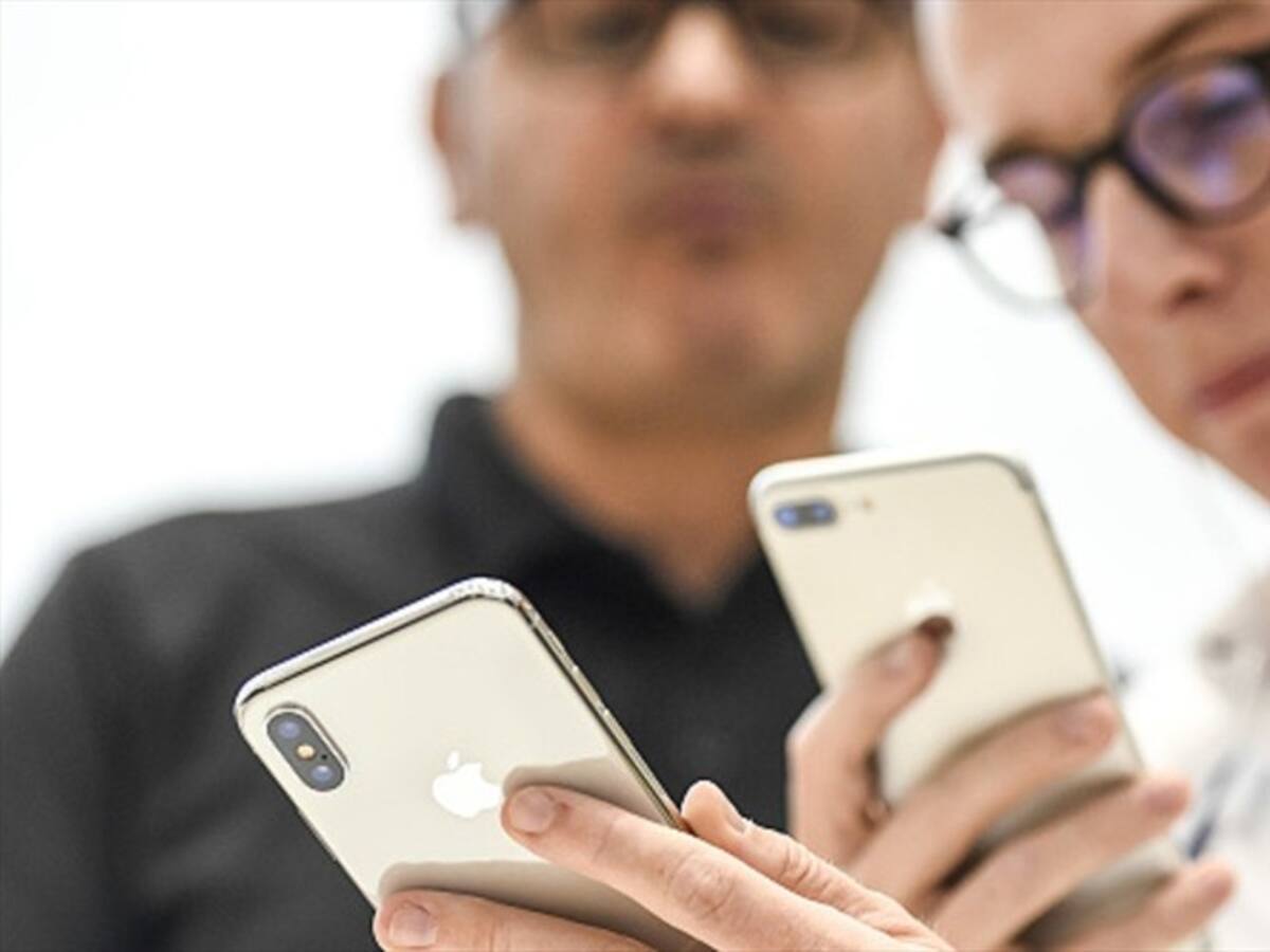 Demandan a Estados Unidos por registrar computadores portátiles y celulares