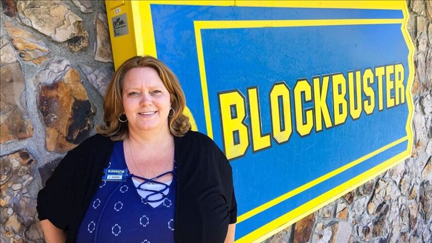 Sandi Harding, gerente general de la videotienda en Bend, Oregon, EEUU, el 8 de marzo de 2019. Foto: Agencia Anadolu