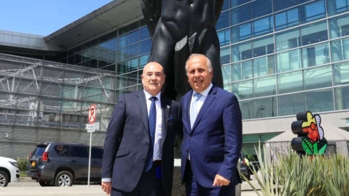 Sergio París fue nombrado oficialmente como director de la Aeronáutica Civil