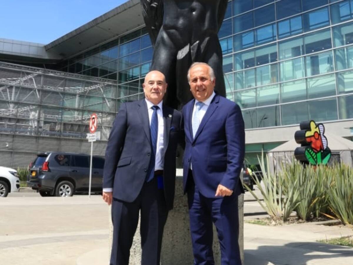 Sergio París fue nombrado oficialmente como director de la Aeronáutica Civil