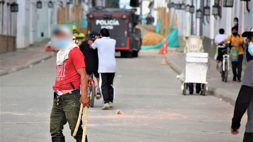 Las recientes jornadas de protesta pacífica han terminado en disturbios con la Fuerza Pública . Foto: Colprensa