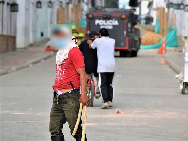 Las recientes jornadas de protesta pacífica han terminado en disturbios con la Fuerza Pública . Foto: Colprensa