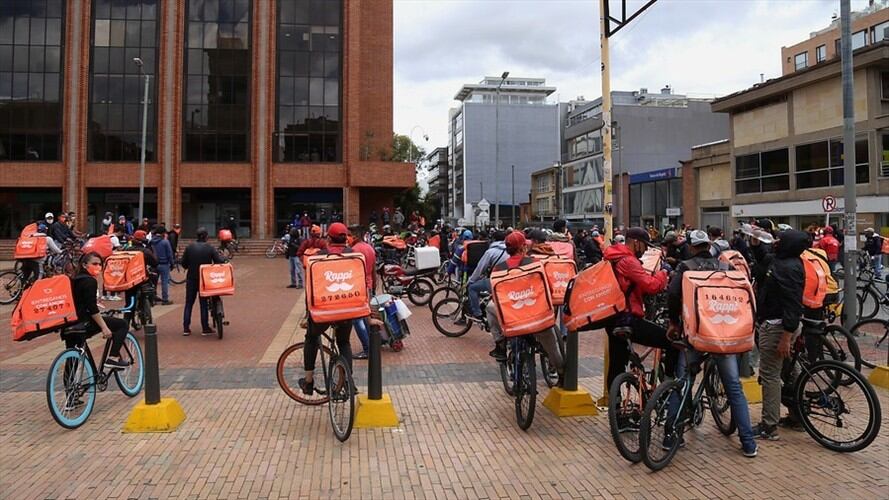 Gustavo Alberto Echeverry Pérez, fiscal nacional de la Unidapp, explicó en Sigue La W que no le están mendigando vacunas a la empresa. . Foto: Colprensa - Camila Díaz