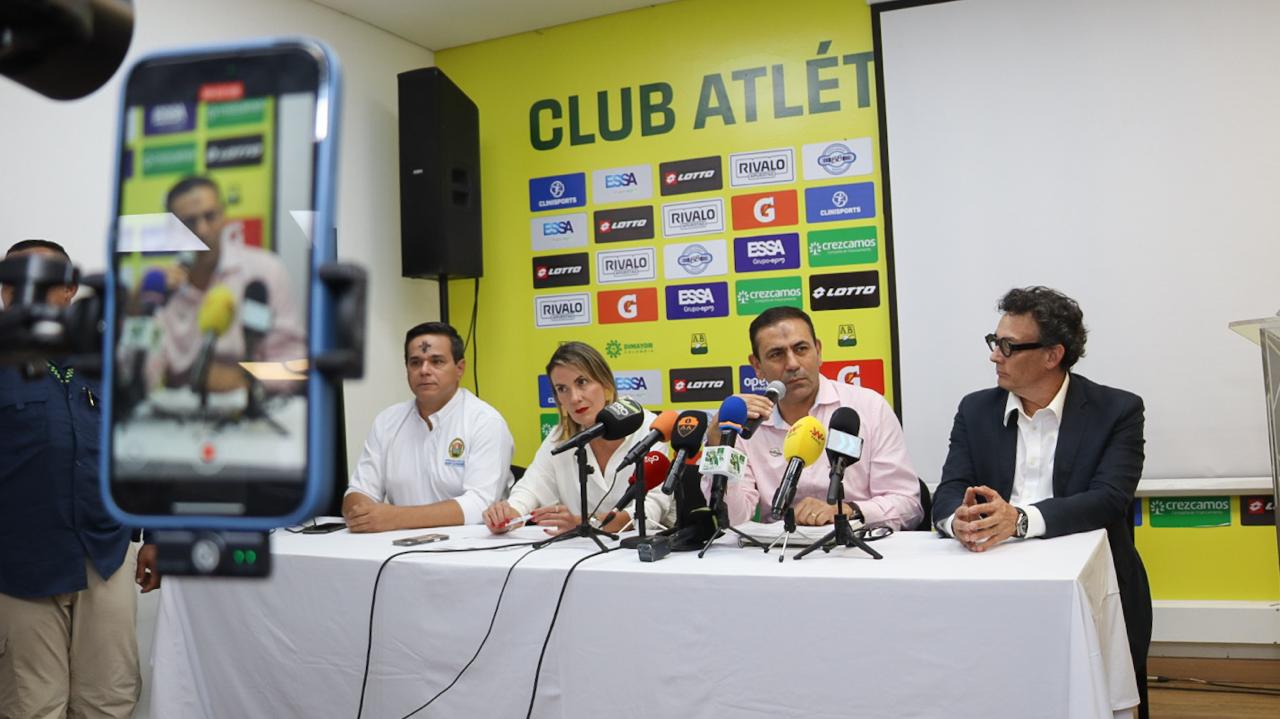 EnTerritorio presentó el encargado de los diseños de remodelación del estadio Américo Montanini. Foto: Gobernación de Santander.