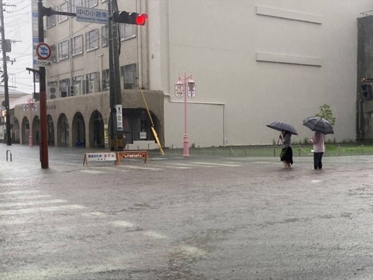 Fuertes lluvias dejan graves inundaciones en Japón