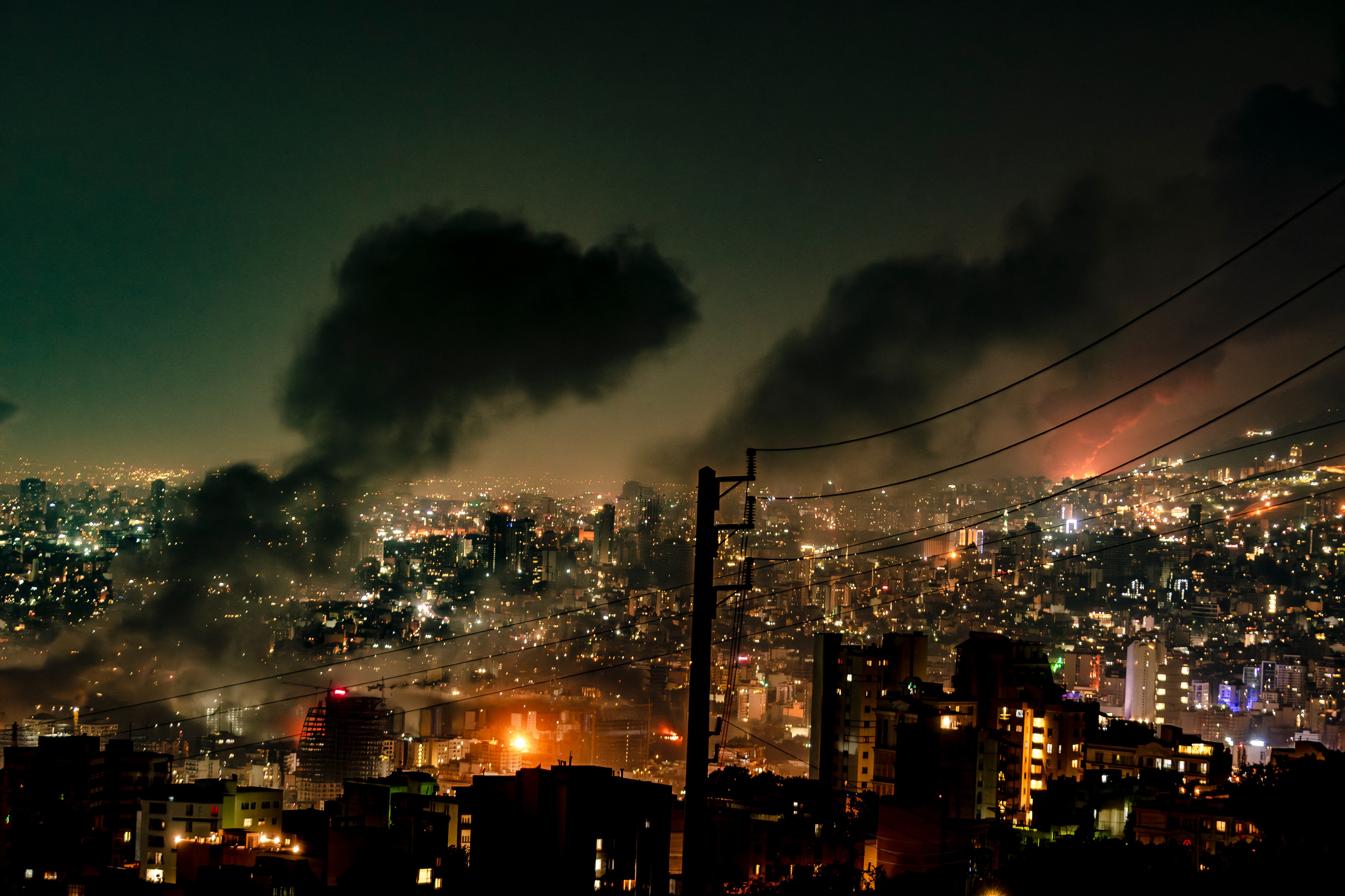 Bombardeo Irán. Foto: KHOSHIRAN/Middle East Images/AFP via Getty Images.     