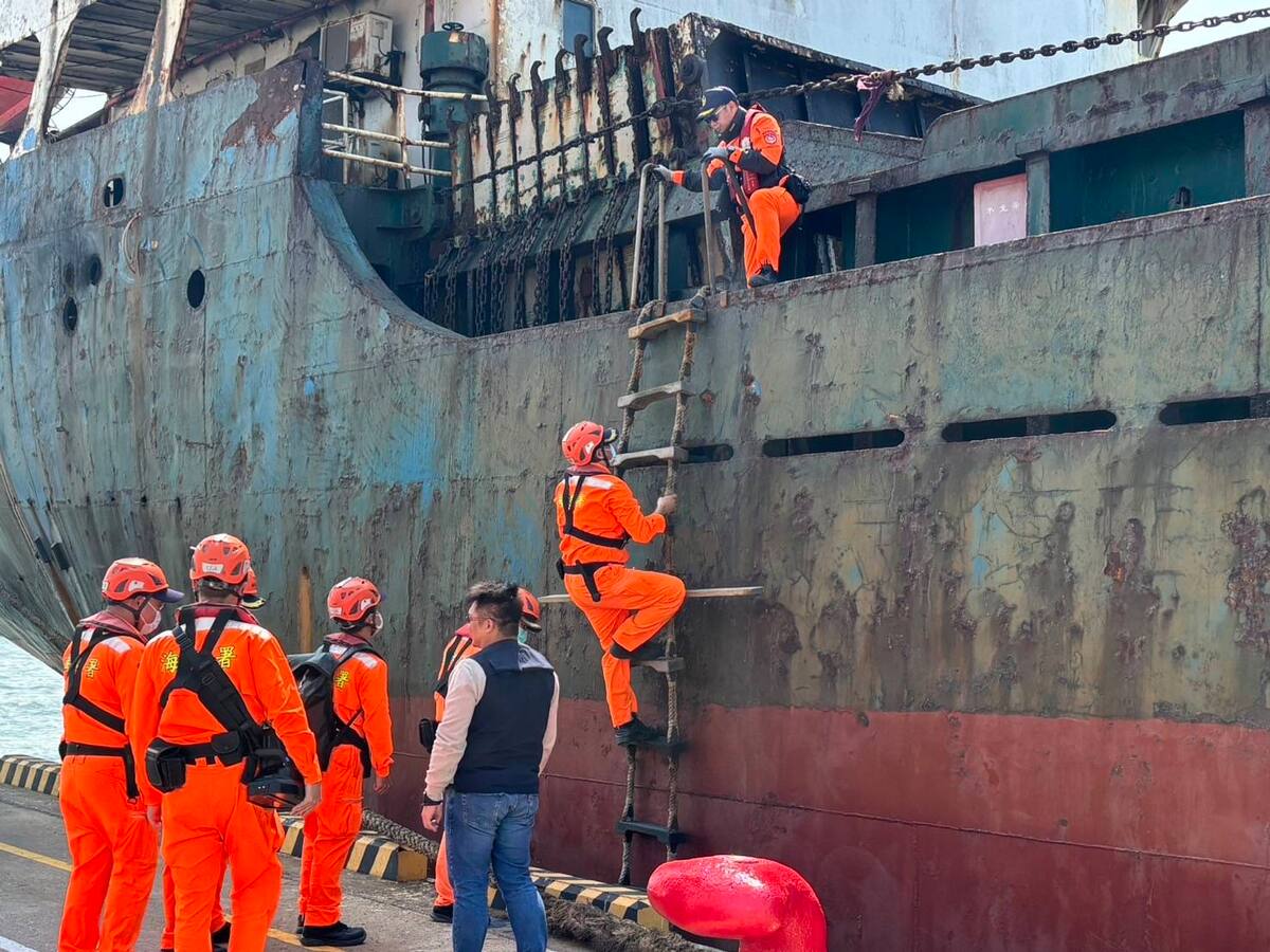 Taiwán detuvo a un carguero vinculado a China por cortar presuntamente un cable submarino