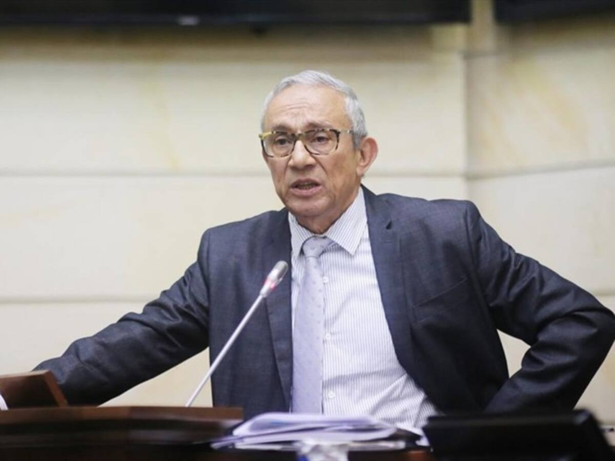 Hay una campaña para sacarme del Centro de Memoria Histórica: Darío Acevedo