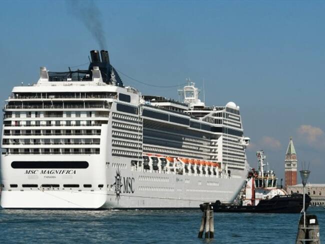 Crucero choca en Venecia, reaviva controversia sobre permisos de navegación. Foto: Agencia AFP