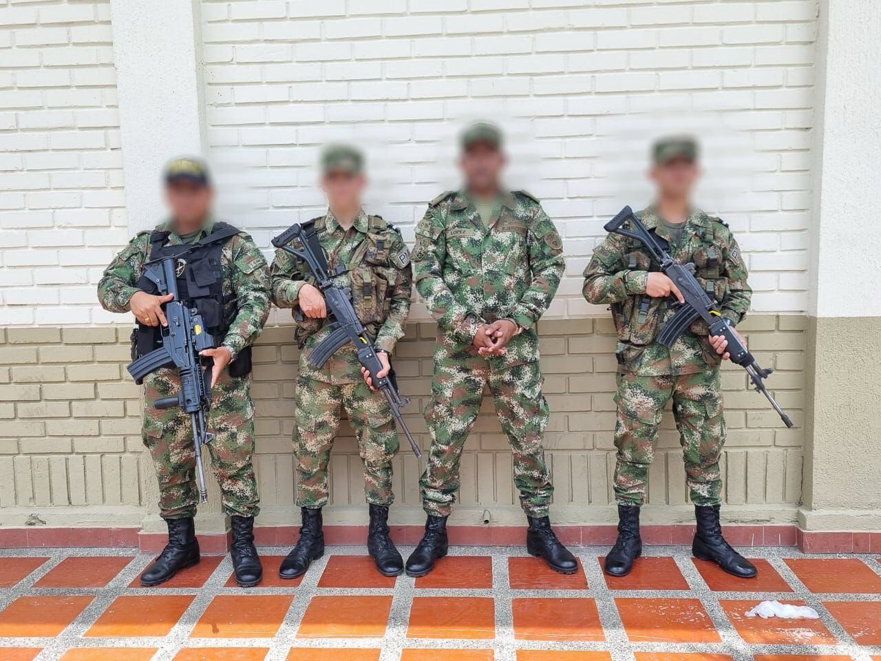 Capturan a un hombre que se hizo pasar por suboficial del Ejército en Montería. Foto: Ejército. 