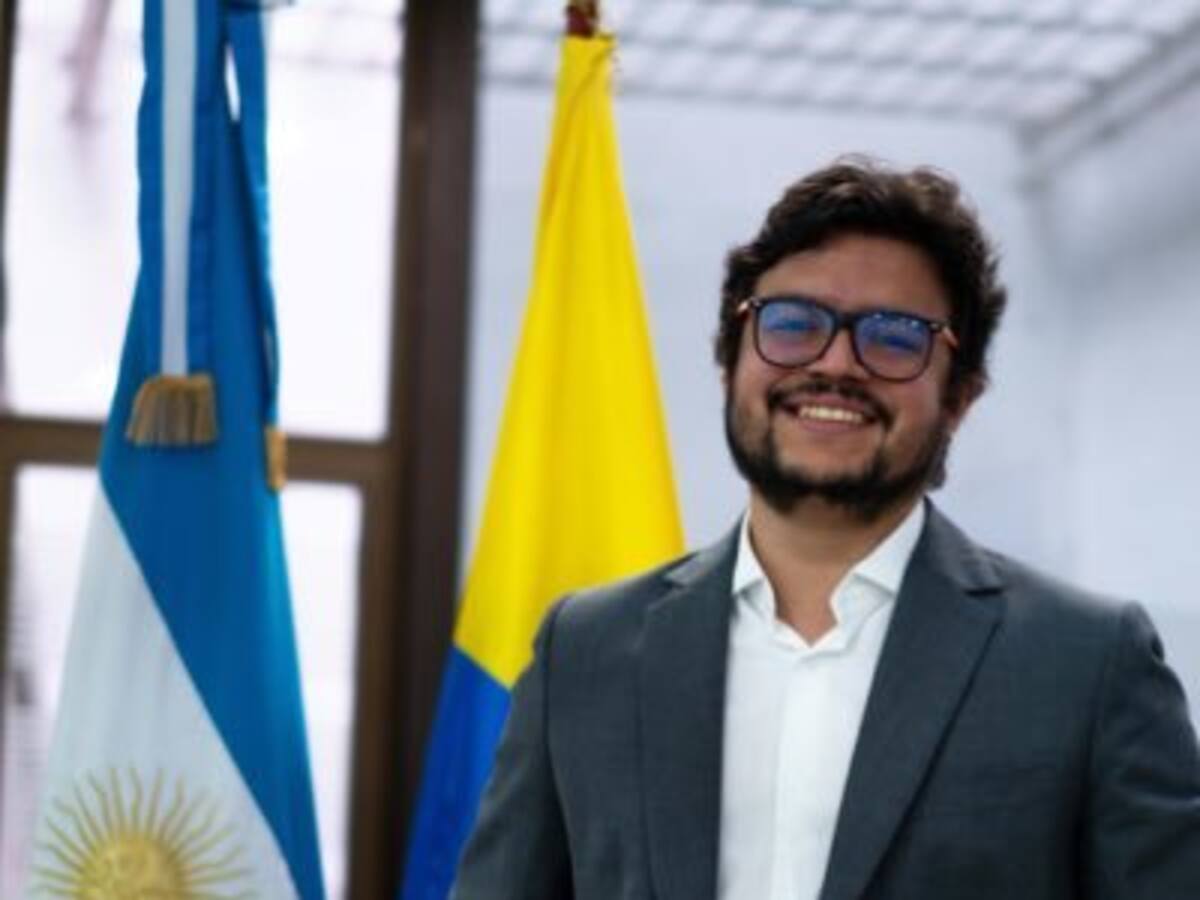 Tumban nombramiento de Germán Gómez como cónsul de Argentina