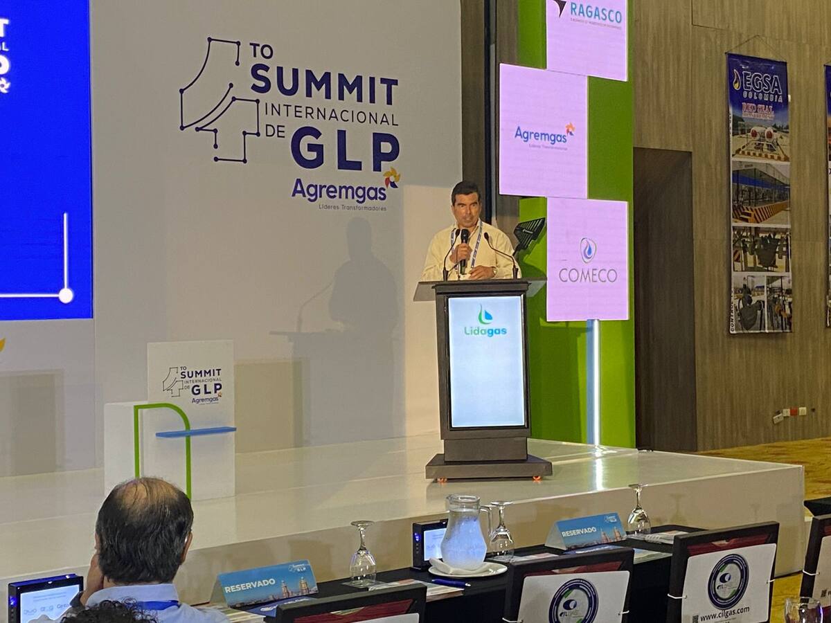 Anuncian ajustes en el componente de comercialización en las tarifas de energía