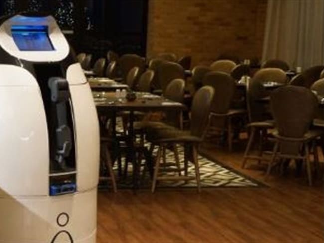 Thalon, el robot colombiano que le hace servicio a las habitaciones de los hoteles