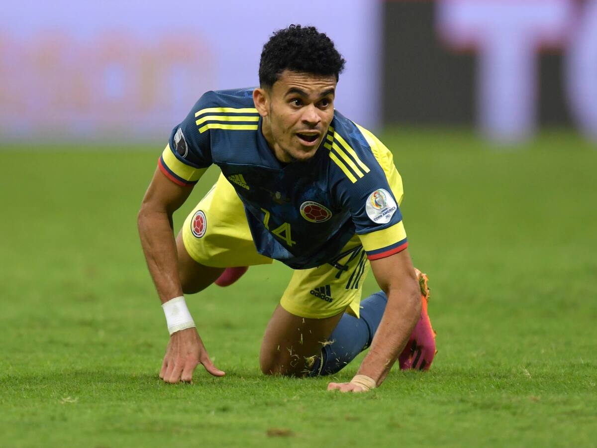 “No pasó nada, se deja caer”: publican audio del VAR en posible penal a Luis Díaz