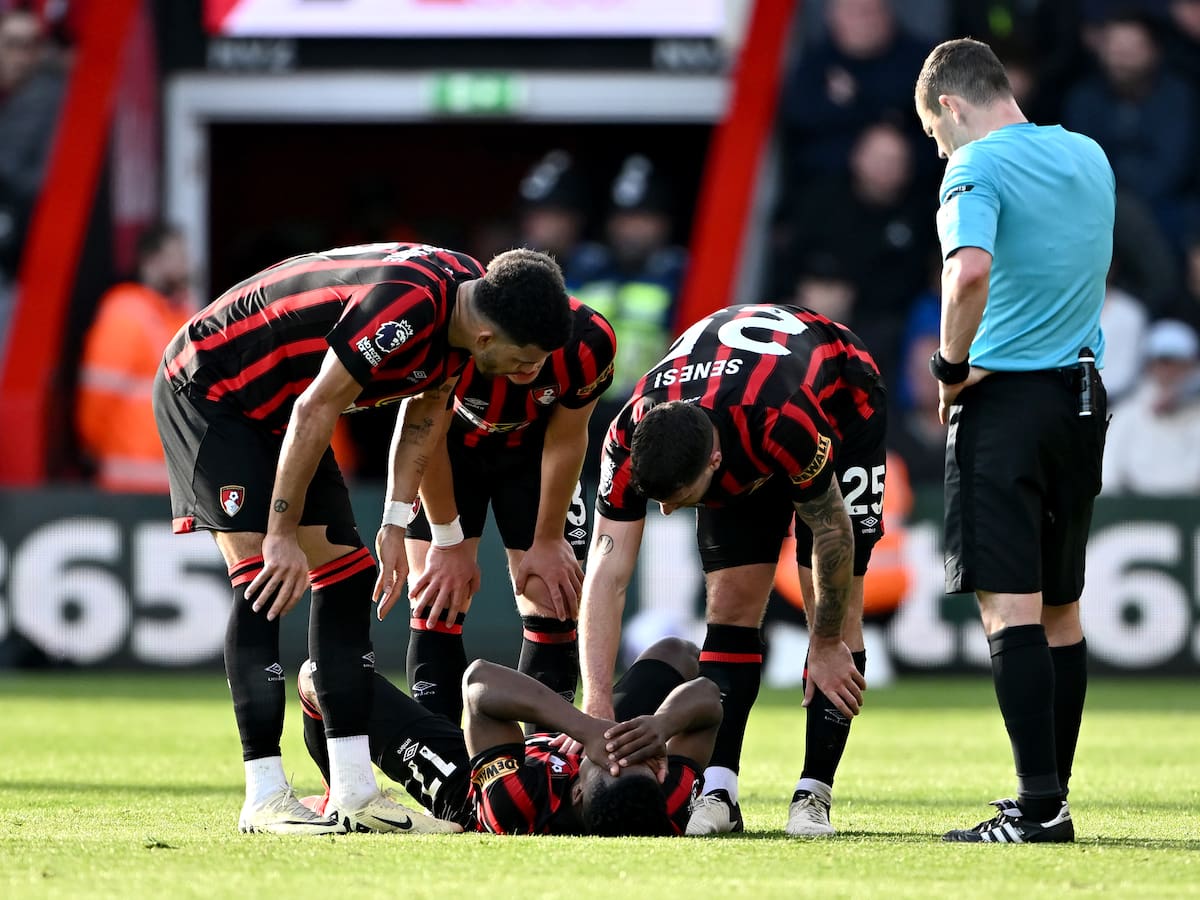 Bournemouth de Luis Sinisterra empató 1-1 con Manchester United; el colombiano se lesionó