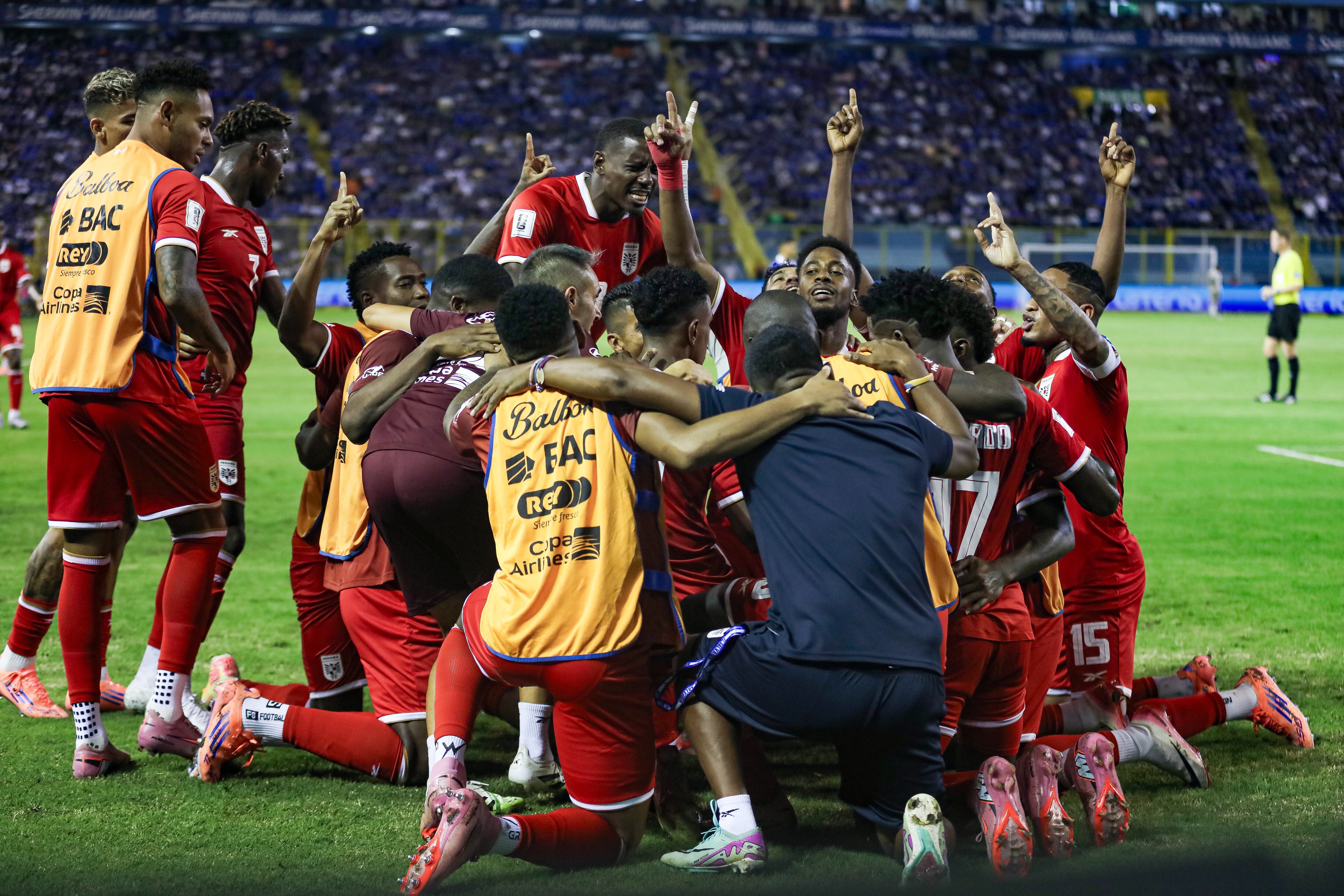 La selección Panameña celebrando. Foto: APHOTOGRAFIA/Getty Images