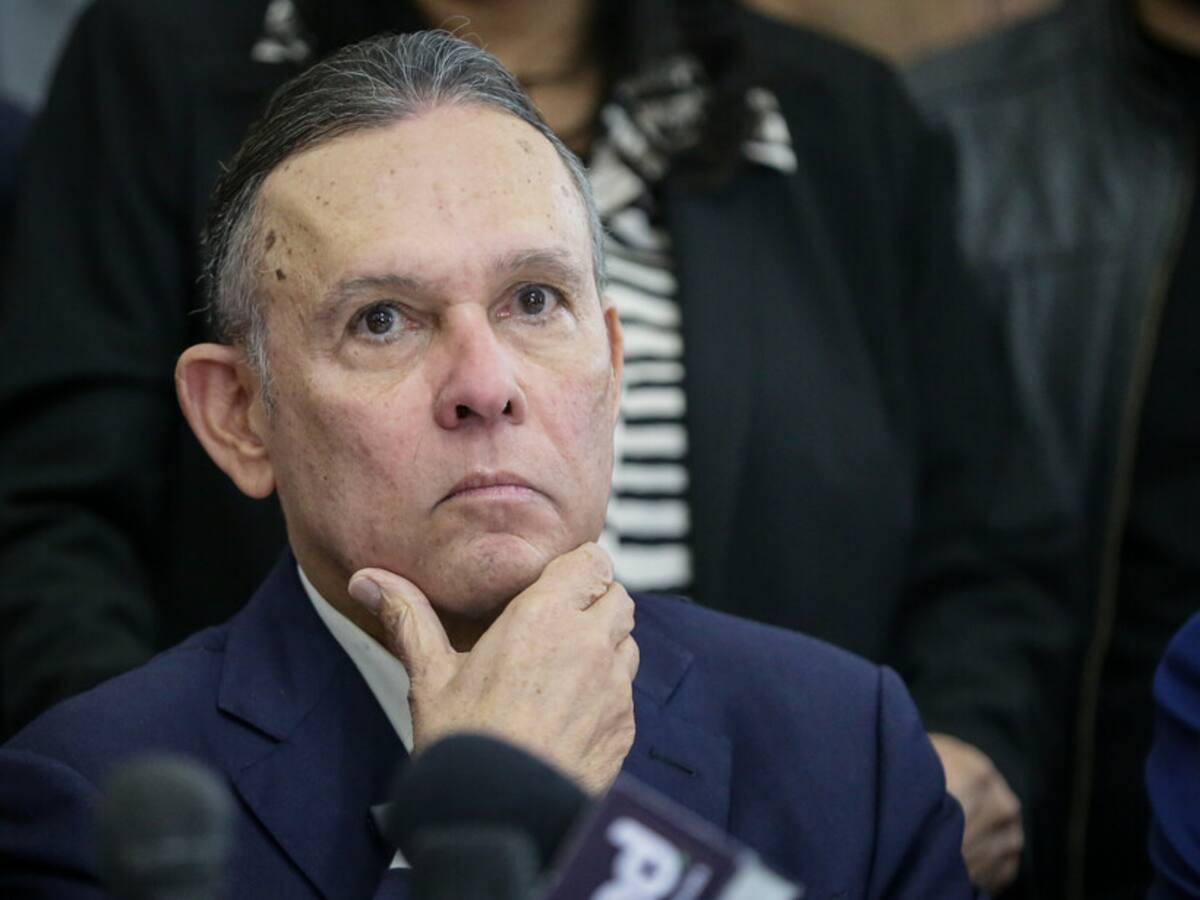 Corte Suprema abre investigación previa contra Efraín Cepeda por votación de la consulta popular