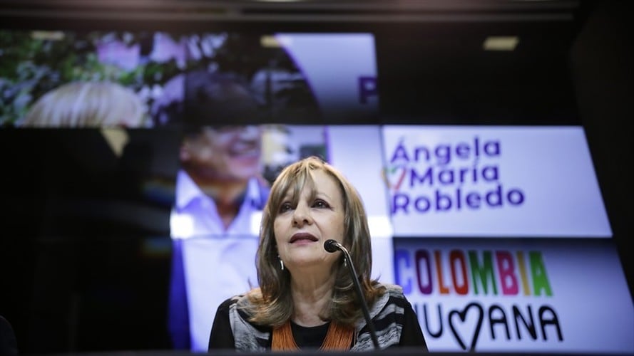 Un grupo de mujeres de Colombia Humana respondió a la renuncia de Ángela María Robledo de ese movimiento político. Foto: Colprensa / SERGIO ACERO