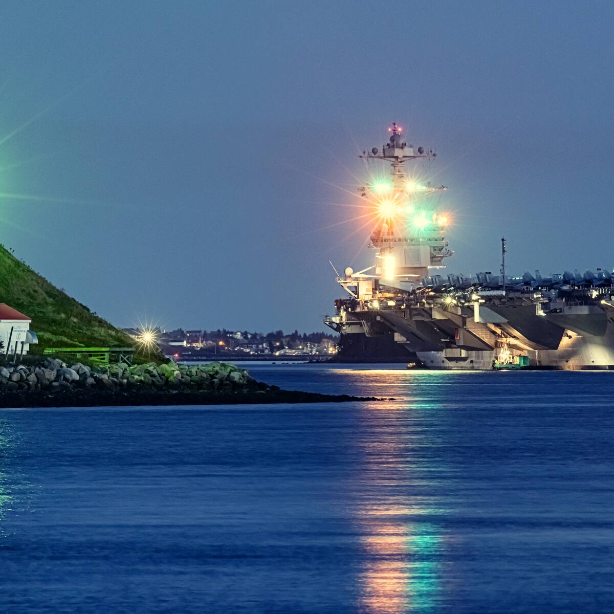 El USS Gerald R. Ford, el mayor portaaviones de Estados Unidos, ya está en el Caribe