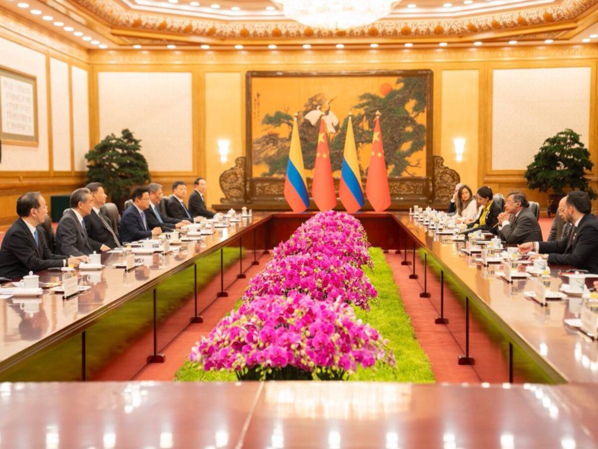 Colombia firmó con China un plan de cooperación para adherirse a Nuevas Rutas de la Seda