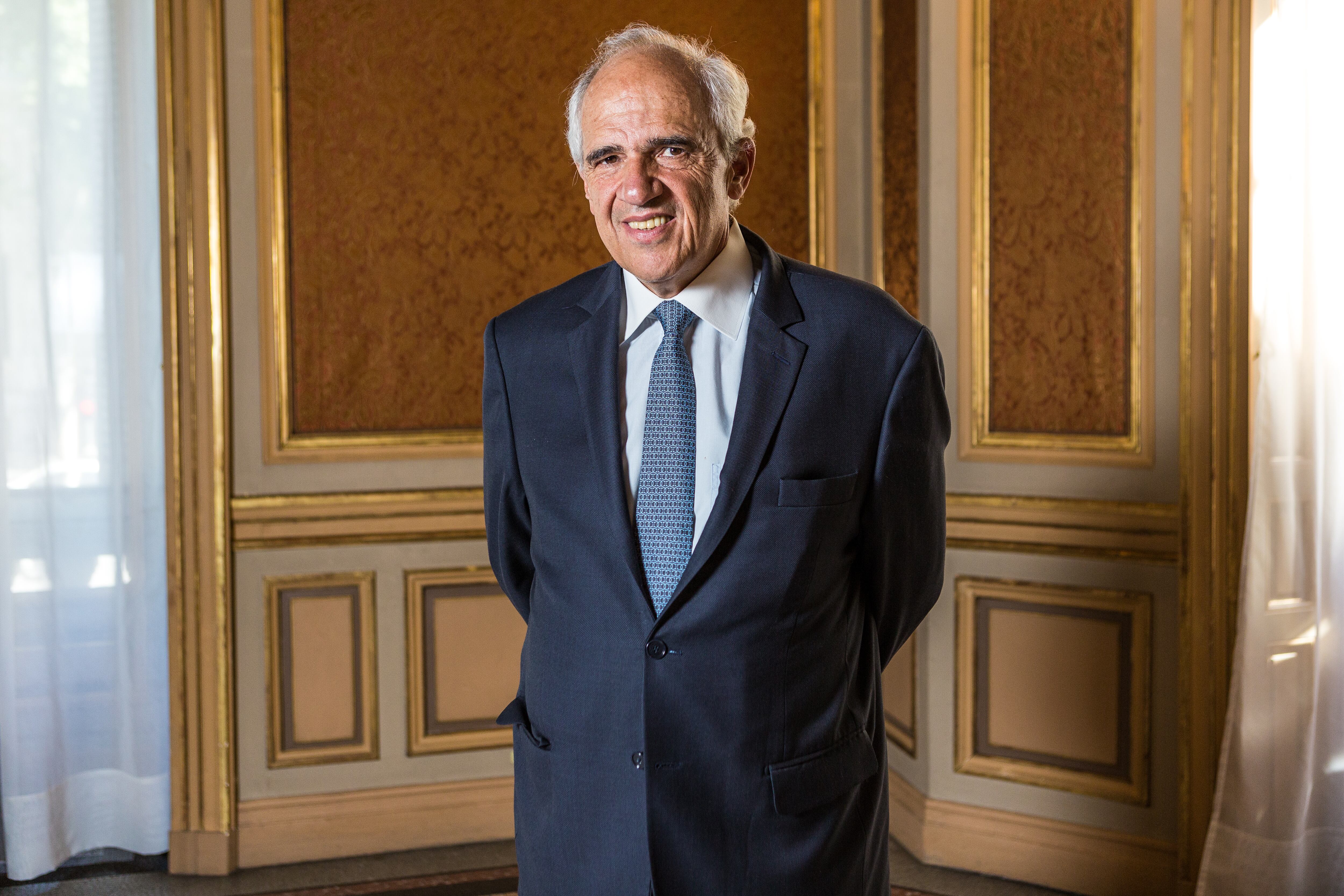 Ernesto Samper posa para una sesión de fotos en Madrid, España. FOTO: David Benito/Getty Images