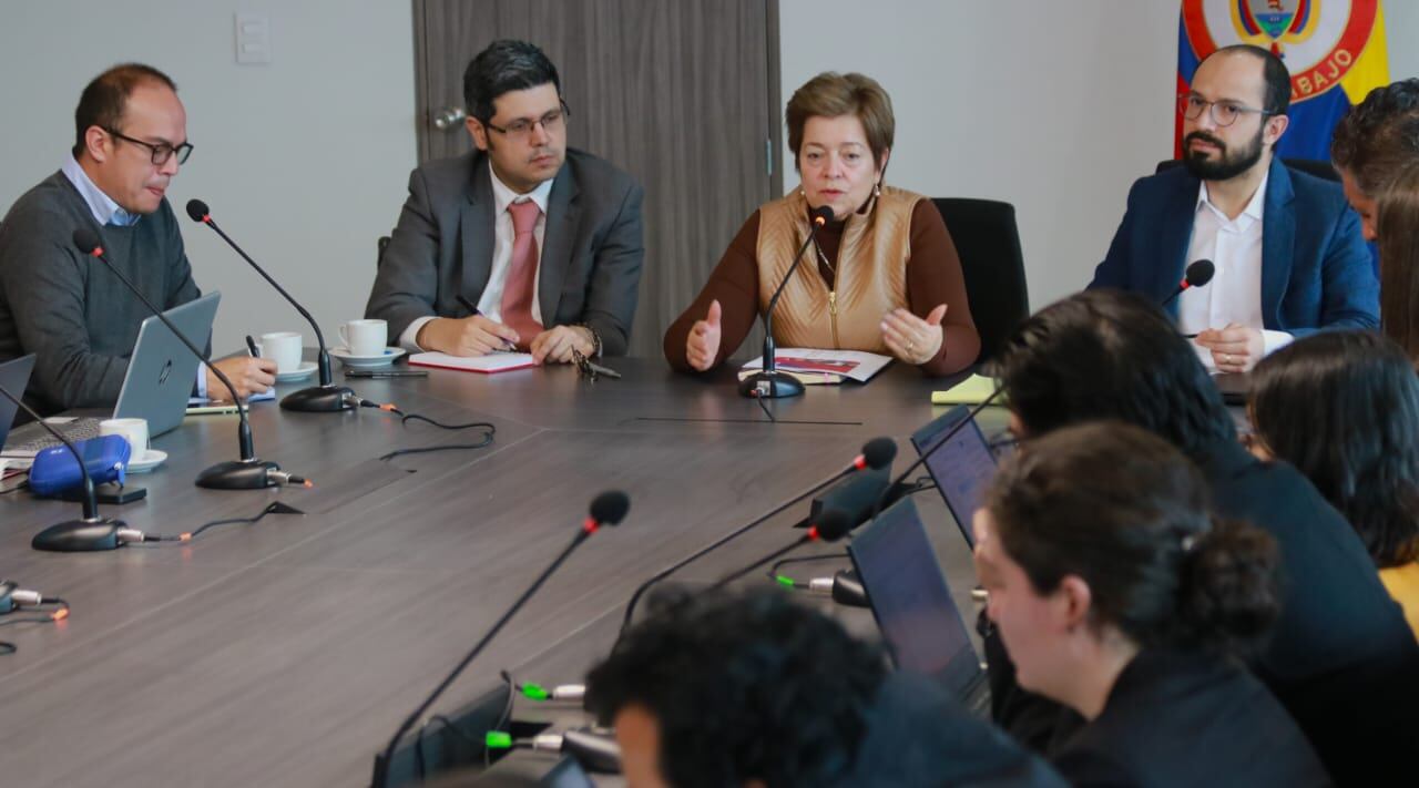 MinTrabajo envió mensaje al Banco de la República para que baje las tasas de interés. Foto: Suministrada.