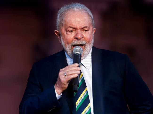 Lula llama a Bolsonaro "psicópata" y lo compara con Jim Jones. Photo by Marcos Brindicci/Getty Images)