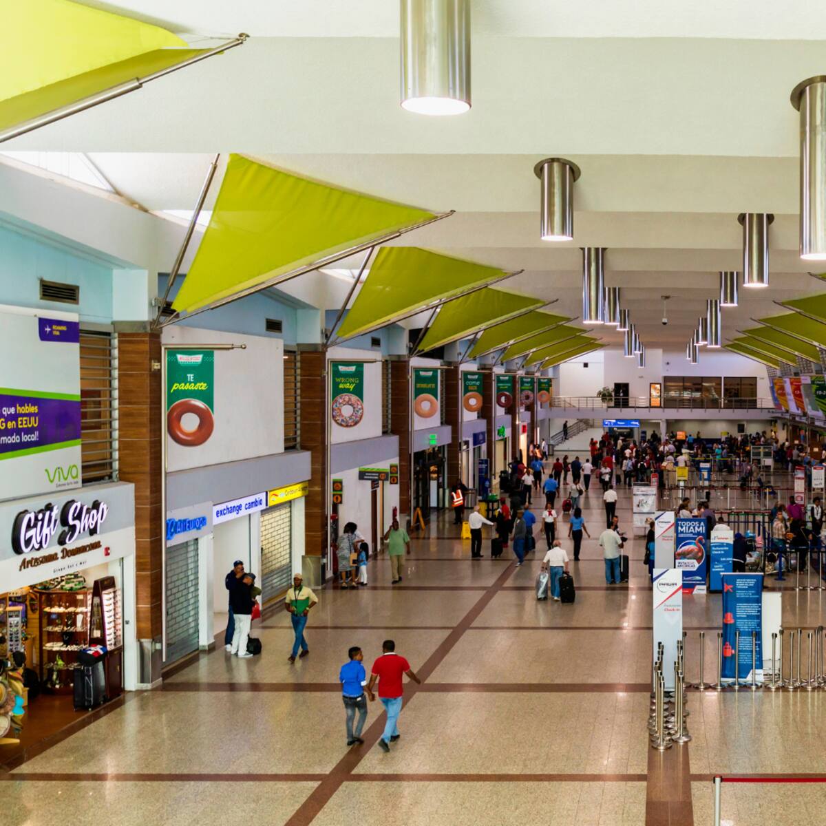 Amenaza de bomba paraliza operaciones de aeropuerto en República Dominicana